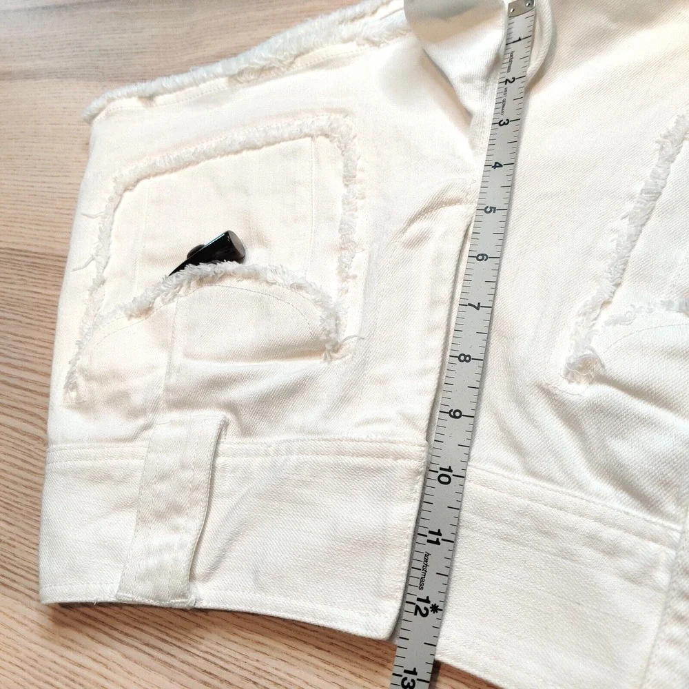Derek Lam 10 Crosby Womens Horn-Toggle Shorts Size 6 White High Rise Frayed 3" - Picture 15 of 16
